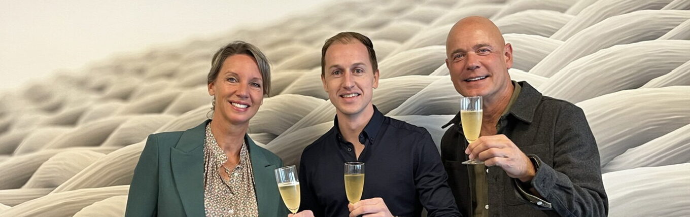 4E71C659-8B8C-410E-8369-6008E05EEE75